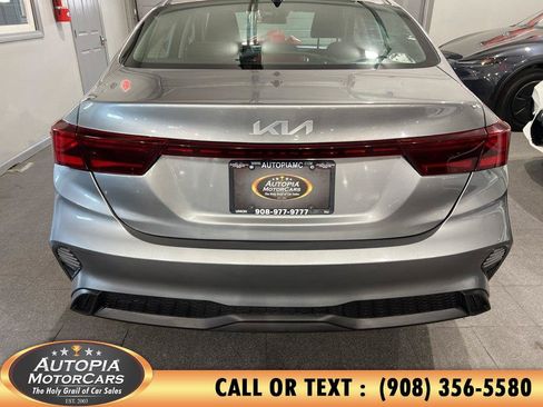 Used 2024 Kia Forte LXS FWD image 5