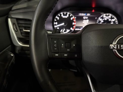 Certified 2025 Nissan Rogue SV image 15