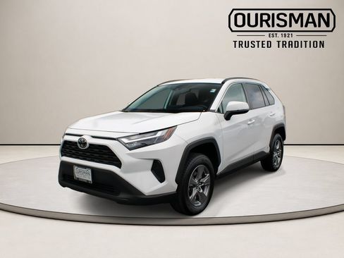 Used 2025 Toyota RAV4 XLE AWD/4WD image 5