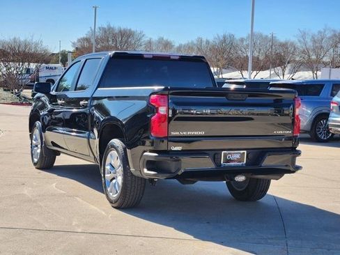 Used 2024 Chevrolet Silverado 1500 Custom image 3