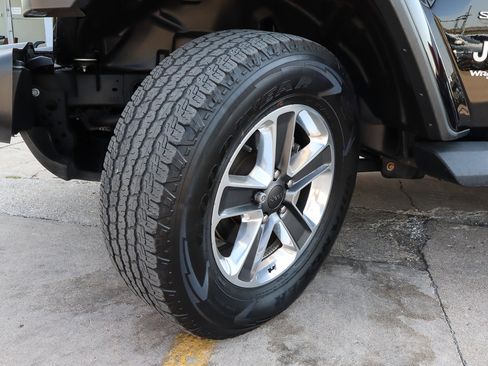 Used 2021 Jeep Wrangler Unlimited Sahara image 19