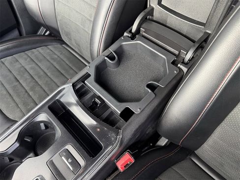 Used 2021 Ford Edge ST-Line image 28