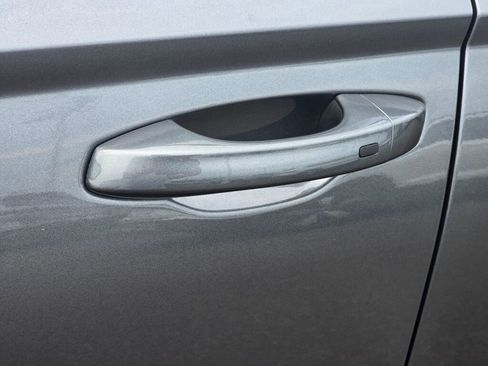 New 2025 Volkswagen Taos SEL image 12