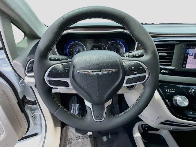Used 2024 Chrysler Voyager LX FWD image 12