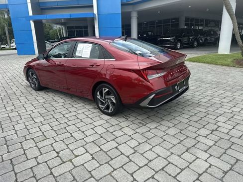 Used 2025 Hyundai Elantra SEL FWD image 33