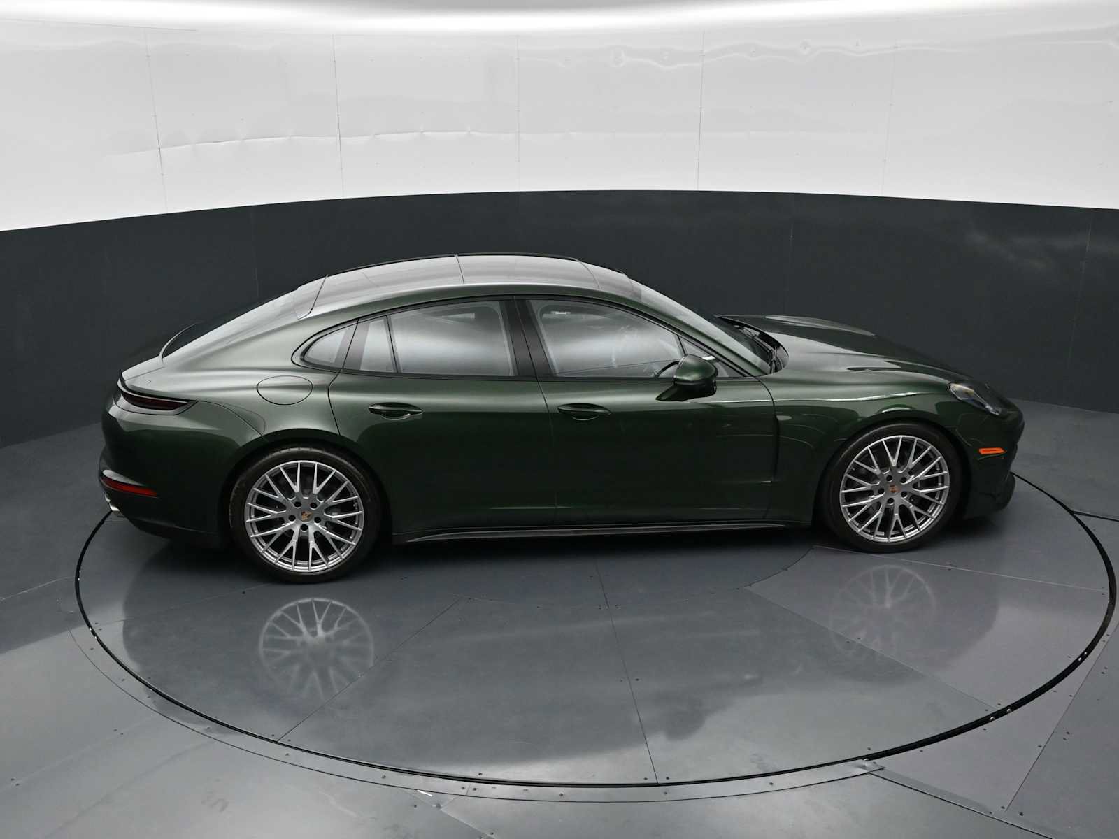 New 2026 Porsche Panamera RWD image 34