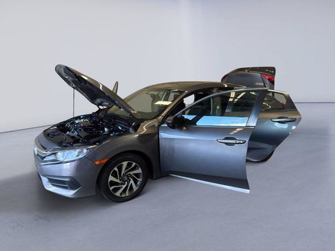 Used 2018 Honda Civic EX image 11