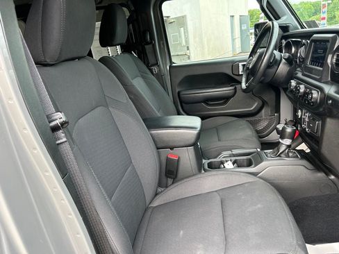 Used 2022 Jeep Wrangler Unlimited Sport AWD/4WD image 23