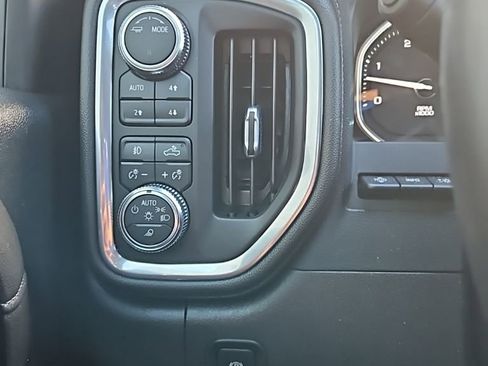 Used 2022 GMC Sierra 3500 Denali w/ Denali Ultimate Package image 39