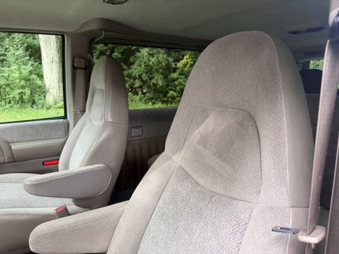 Used 2003 GMC Safari Passenger w/ Sle Preferred Equipment Group RWD image 10