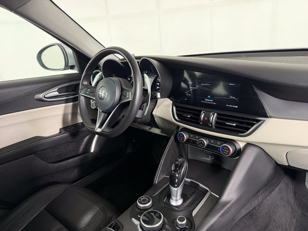 Used 2018 Alfa Romeo Giulia AWD image 25