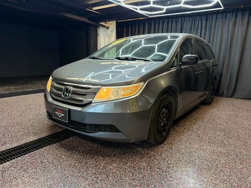 Used 2012 Honda Odyssey LX image 3