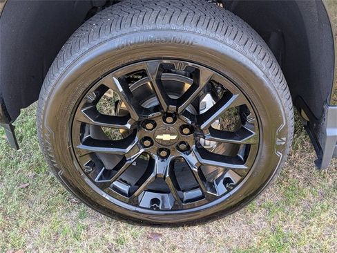 Used 2025 Chevrolet Silverado 1500 High Country w/ High Country Premium Package image 10