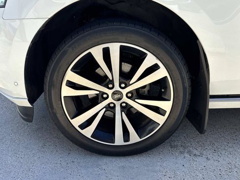 Used 2021 Ford Expedition Platinum RWD image 4