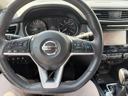 Used 2020 Nissan Rogue SL AWD/4WD image 13