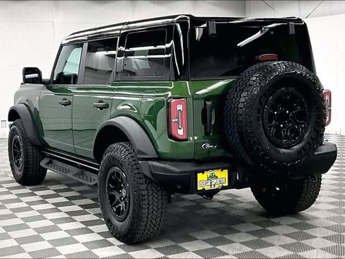 Used 2025 Ford Bronco Badlands image 3