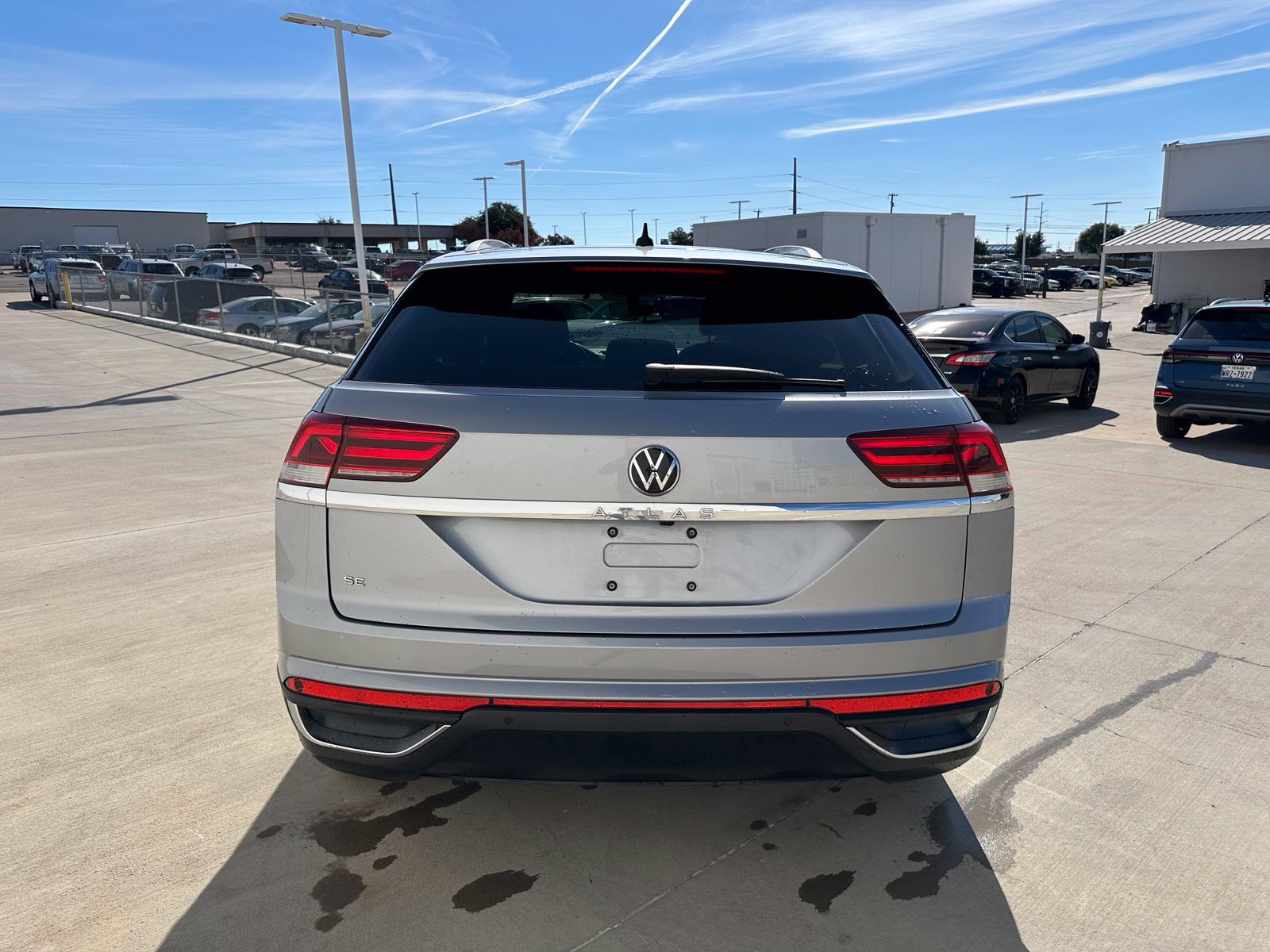 Used 2023 Volkswagen Atlas Cross Sport SE w/ Panoramic Sunroof Package FWD image 6