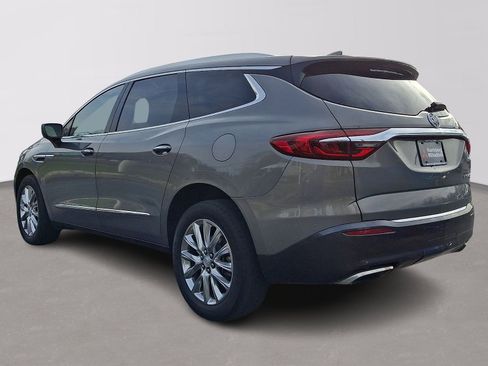 Used 2019 Buick Enclave Essence image 4