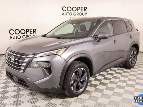 Used 2024 Nissan Rogue SV image 9