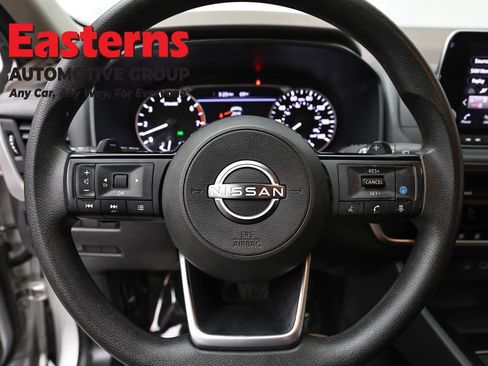 Used 2023 Nissan Rogue SV FWD image 10