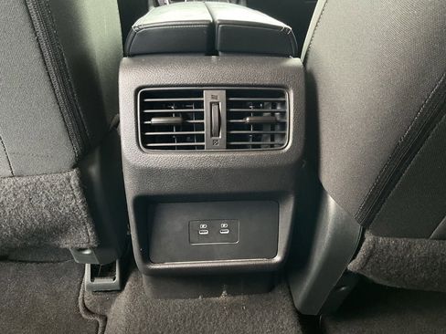 Used 2025 Nissan Rogue SV FWD image 11