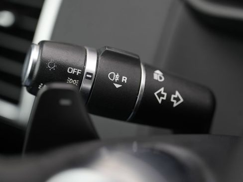 Used 2018 Land Rover Discovery HSE image 53