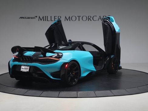 Used 2022 McLaren 765LT RWD image 18