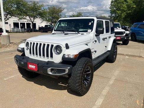 Certified 2018 Jeep Wrangler Unlimited Sahara AWD/4WD image 3