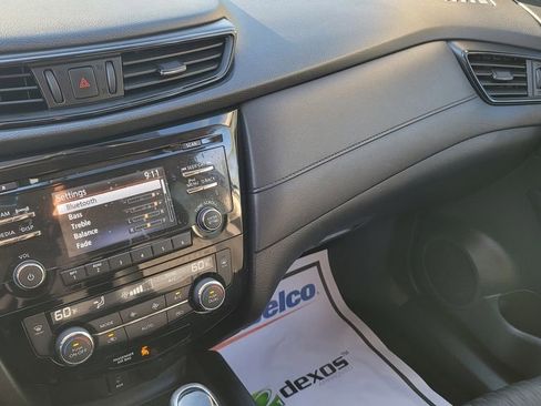 Used 2017 Nissan Rogue SV image 21