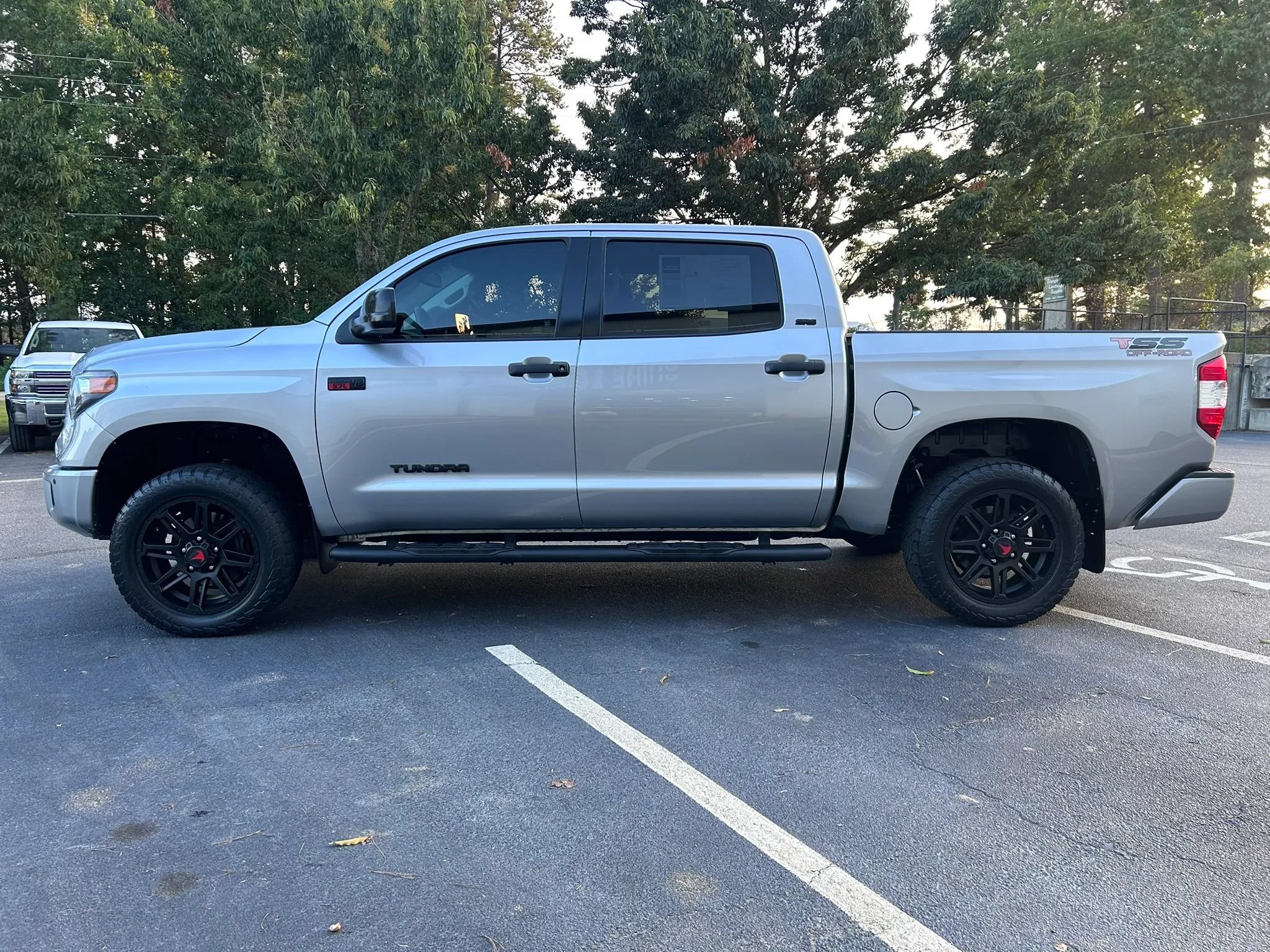 Used 2018 Toyota Tundra SR5 w/ SR5 Upgrade Package RWD image 12