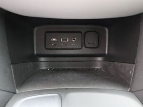 Used 2019 Chevrolet Equinox LS image 22