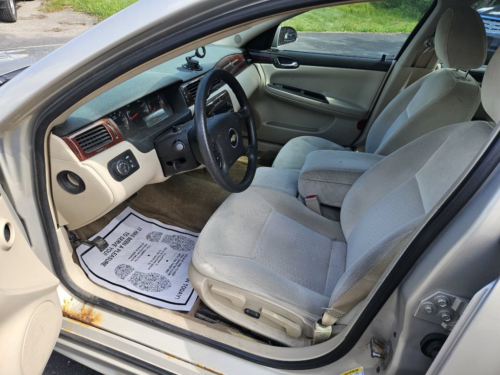 Used 2009 Chevrolet Impala LT FWD image 11
