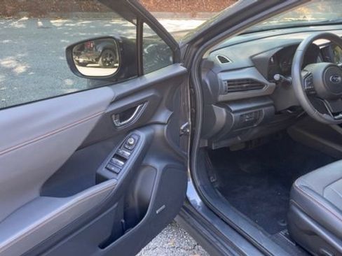 Used 2024 Subaru Crosstrek 2.5i Limited w/ Crosstrek Mirror Package AWD/4WD image 4