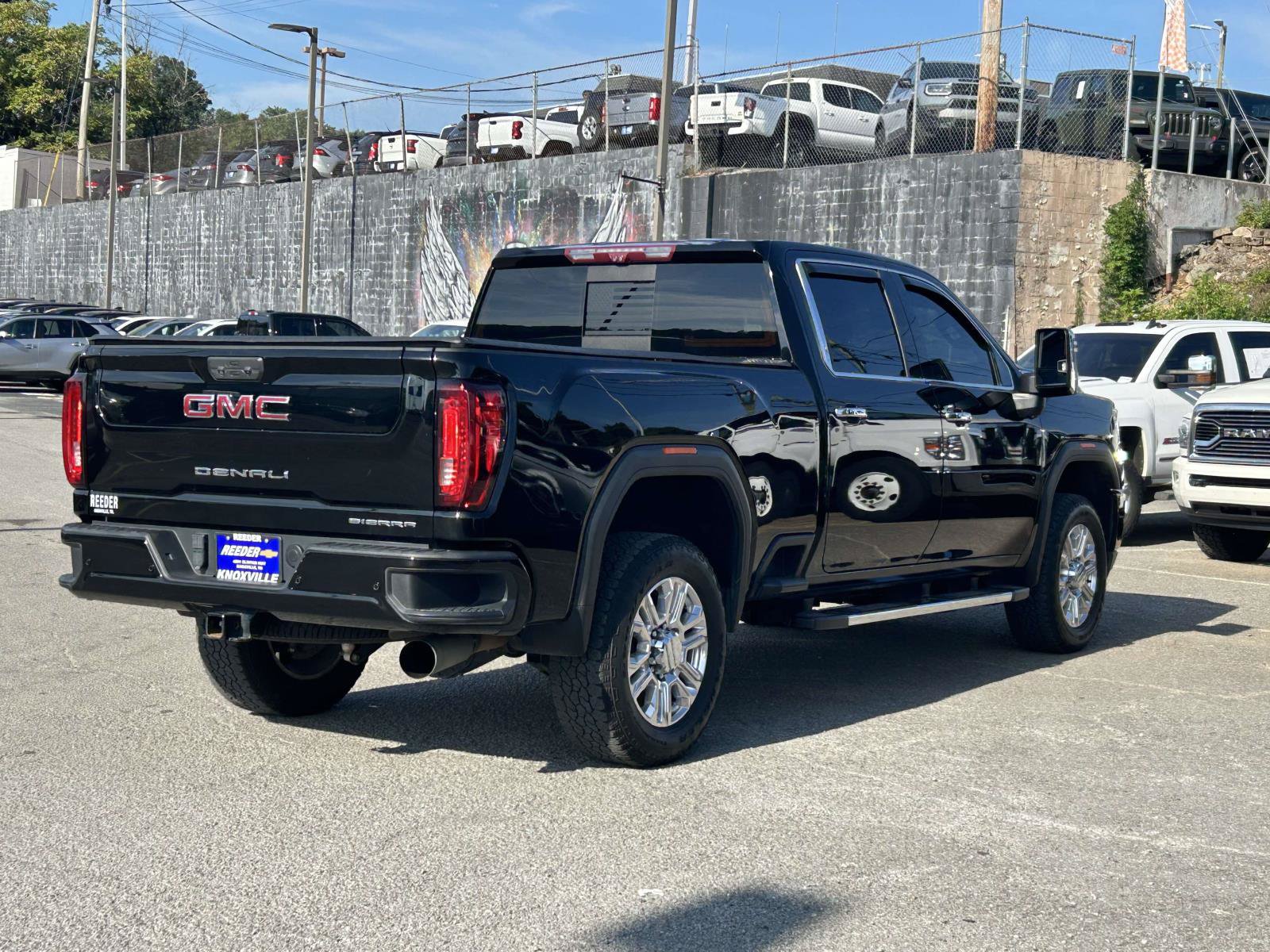 Used 2023 GMC Sierra 2500 Denali w/ Denali Ultimate Package AWD/4WD image 7