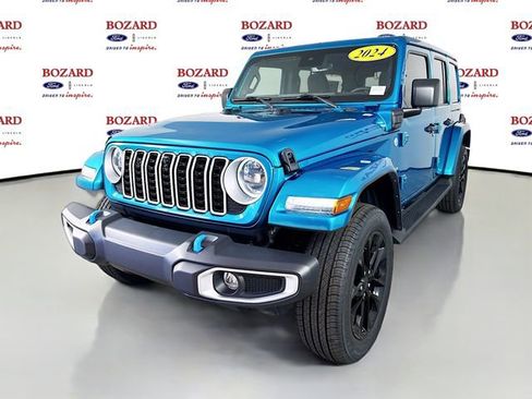 Used 2024 Jeep Wrangler Unlimited Sahara w/ Technology Group image 4