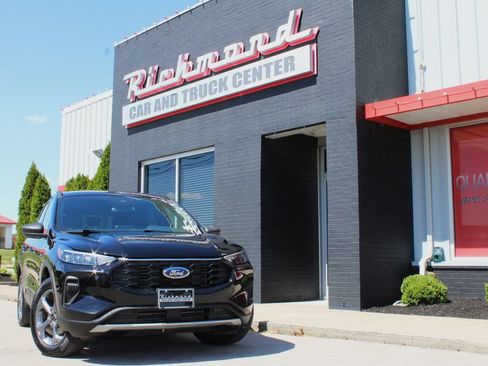 Used 2025 Ford Escape ST-Line AWD/4WD image 2