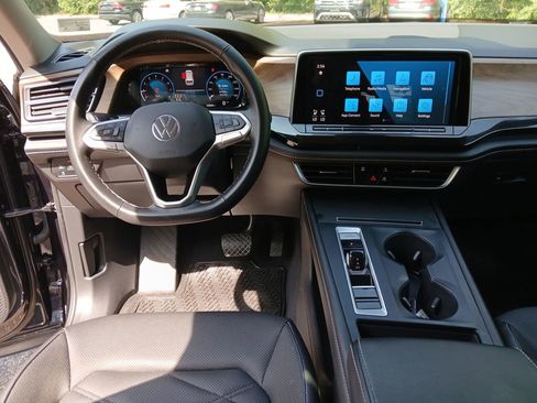 Used 2025 Volkswagen Atlas SE FWD image 27