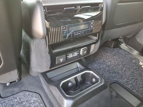 New 2026 Jeep Grand Wagoneer 4WD image 17