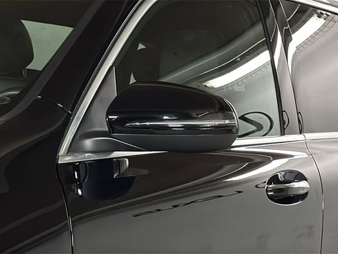 Used 2021 Mercedes-Benz GLB 250 4MATIC image 5