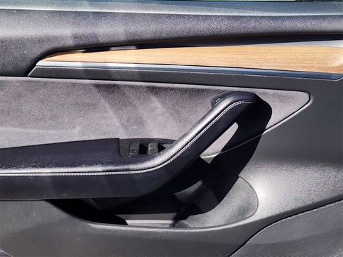 Used 2022 Tesla Model 3 image 22