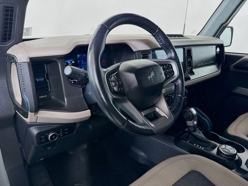 Used 2023 Ford Bronco Wildtrak image 9