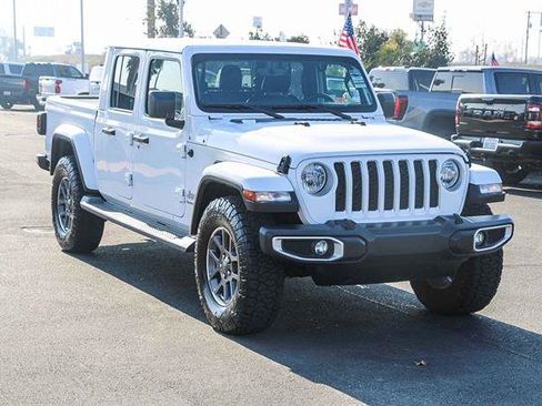 Used 2020 Jeep Gladiator Overland image 5