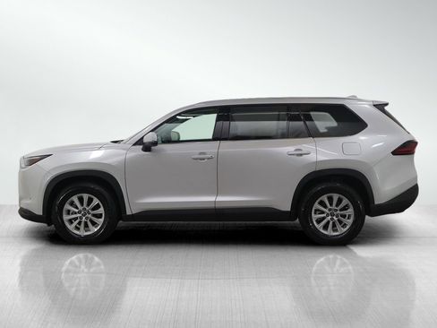 Used 2025 Toyota Grand Highlander AWD image 2
