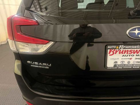 Certified 2023 Subaru Forester Premium image 17