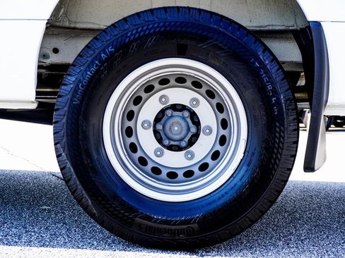 Used 2021 Mercedes-Benz Sprinter 3500 w/ Swivel Seat Package image 11