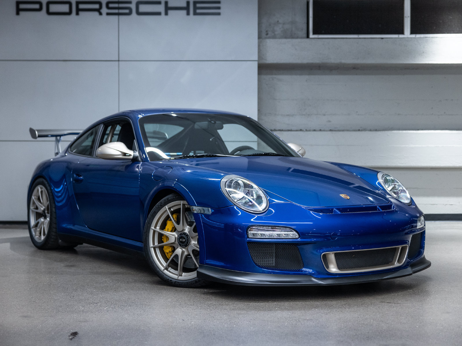 Used 2010 Porsche 911 GT3 RS RWD image 11