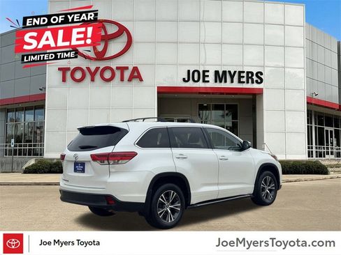 Used 2017 Toyota Highlander LE image 5