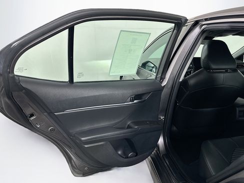 Used 2022 Toyota Camry SE FWD image 24