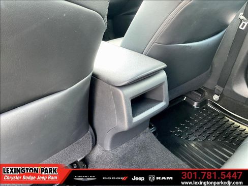Used 2018 Toyota Camry SE FWD image 10