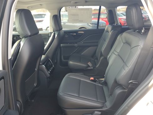 New 2026 Lincoln Aviator Premiere image 23